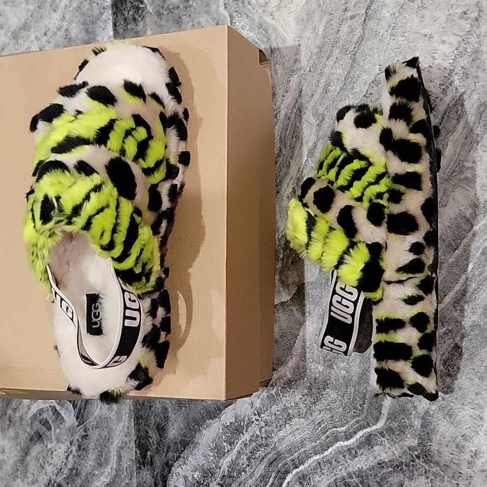 NWT Women's Size 8 UGG Fuzzy Slides - Picture 5 of 7